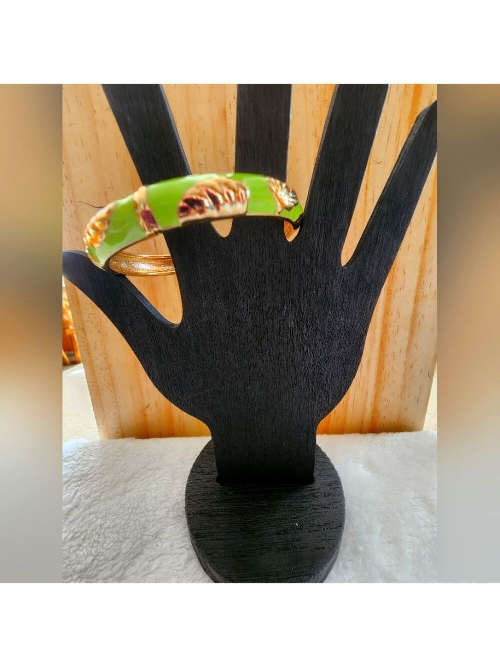 STUNNING Sequin™ Green Enamel & Gold-Tone Palm Leaf Hinged Bangle Bracelet NWT